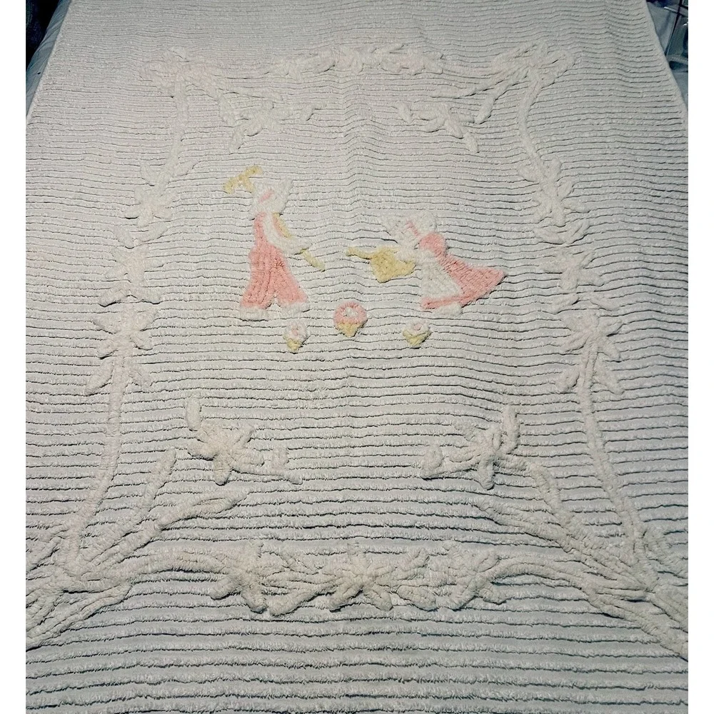 Vtg 50's Chenille Twin Bedspread White Cottage Bed Cover Gardening Floral
